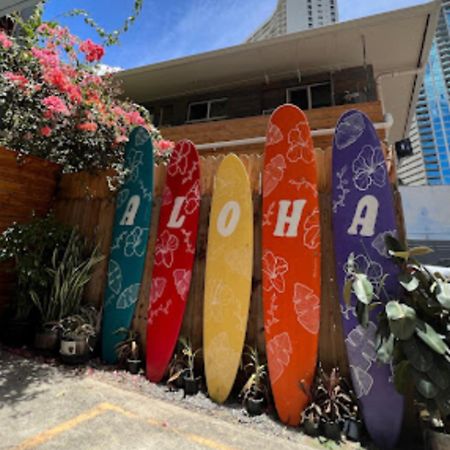 Honu Waikiki By Aloh Hostel Хонолулу Екстериор снимка