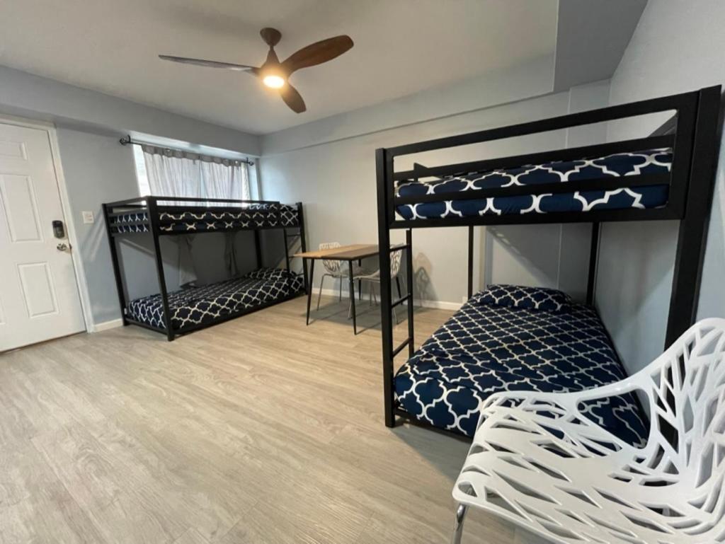 Honu Waikiki By Aloh Hostel Хонолулу Екстериор снимка