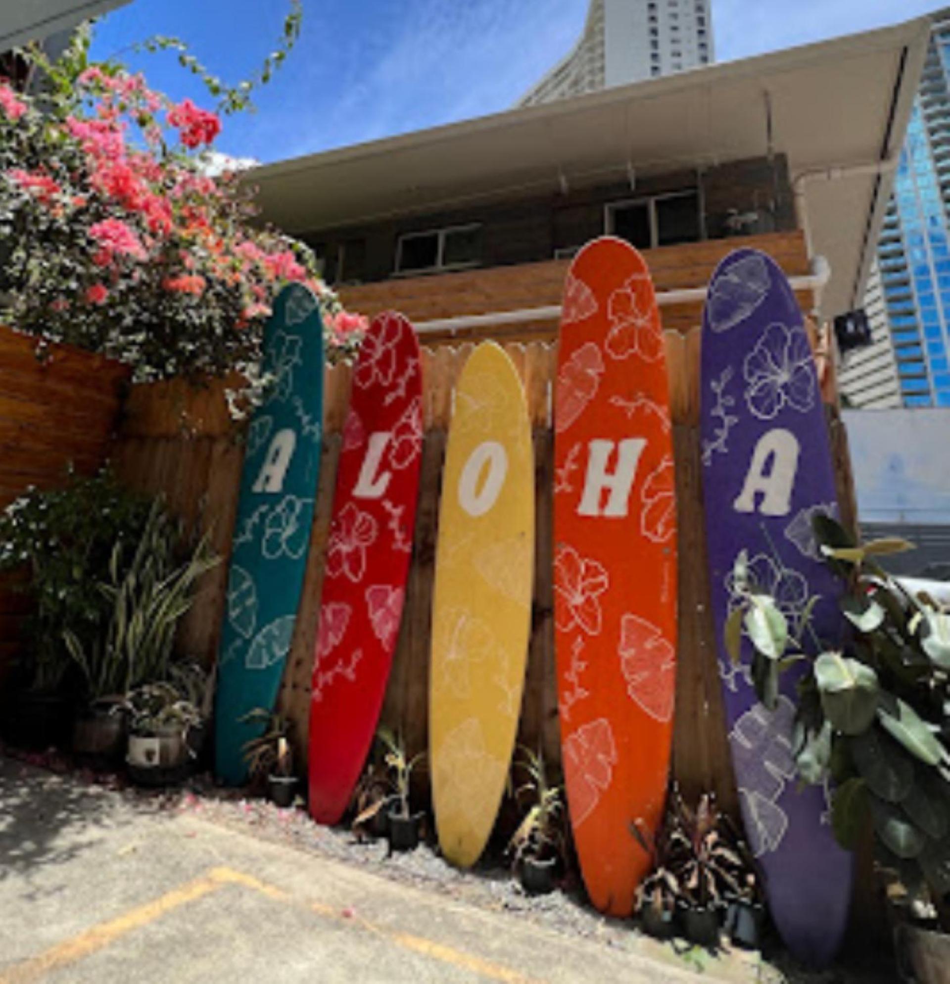 Honu Waikiki By Aloh Hostel Хонолулу Екстериор снимка