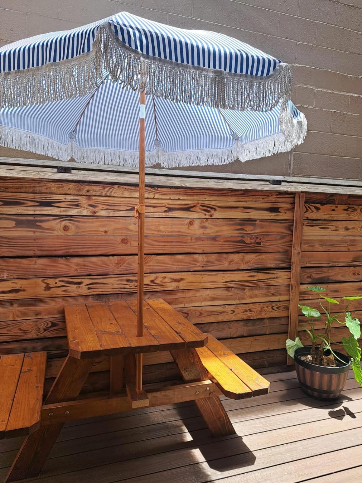 Honu Waikiki By Aloh Hostel Хонолулу Екстериор снимка